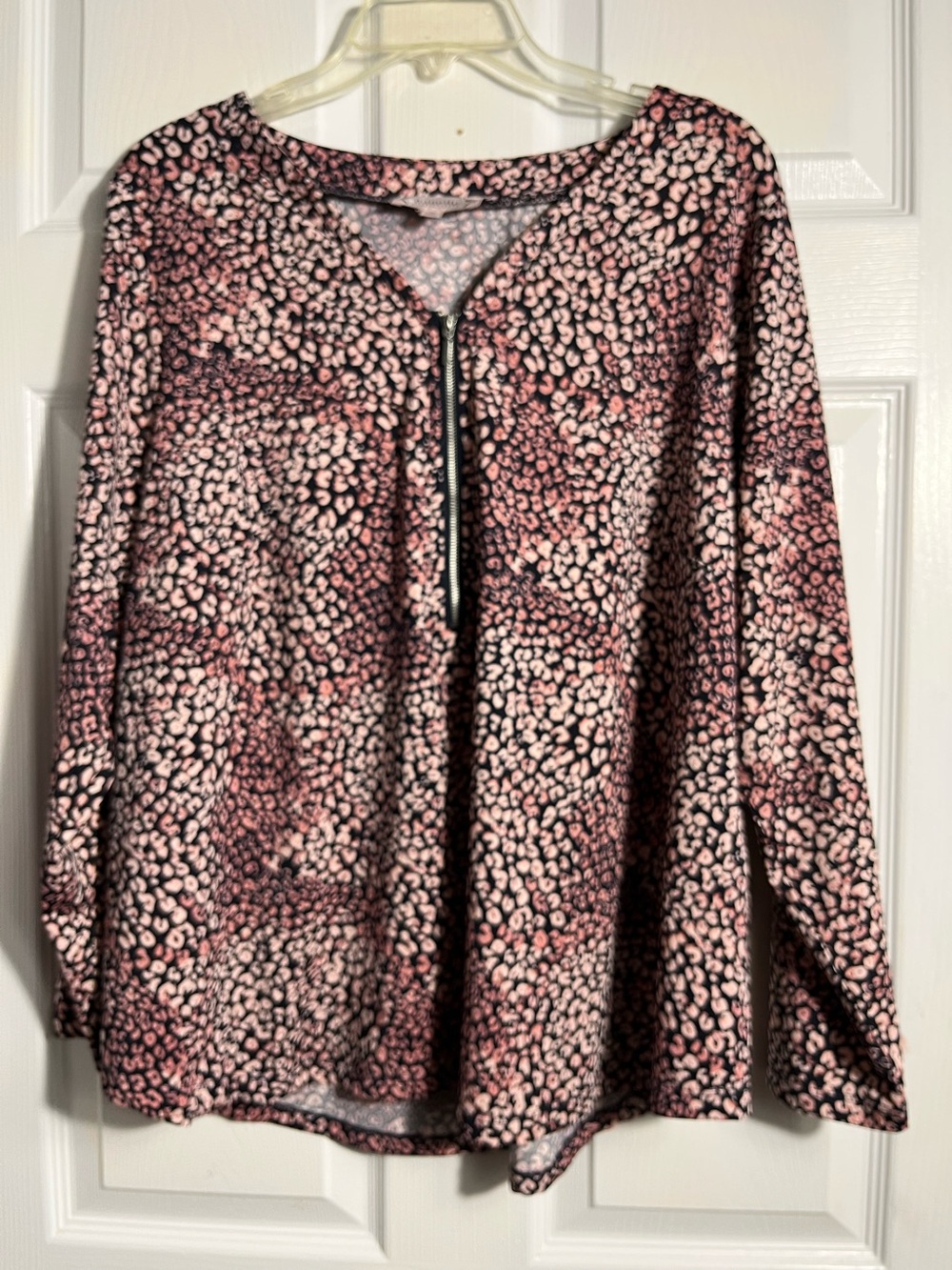 NWT Nanette Lepore Pink and Black Leopard Print Long Sleeve V-Neck Top 1X